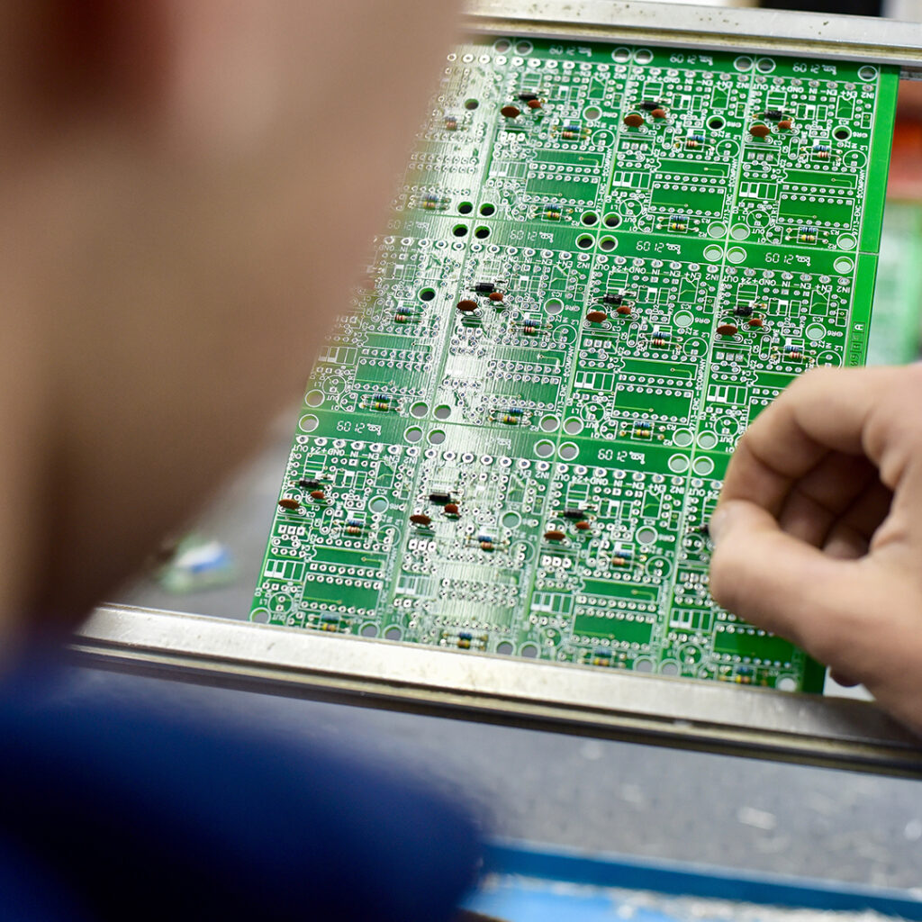 Fabricación De Ascensores Montacargas Y Escaleras Mecánicas